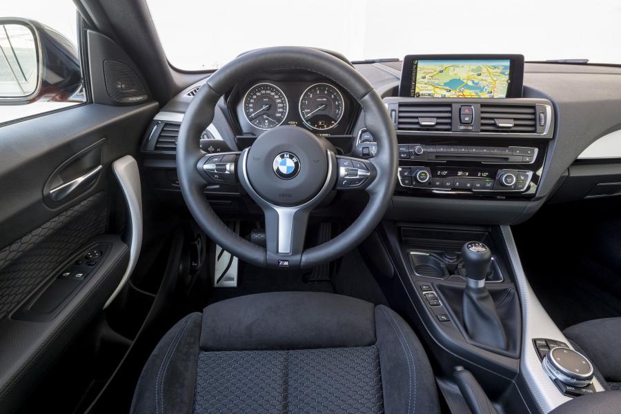  BMW M135i 3-Door 2015 года  (фото 27 из 35)